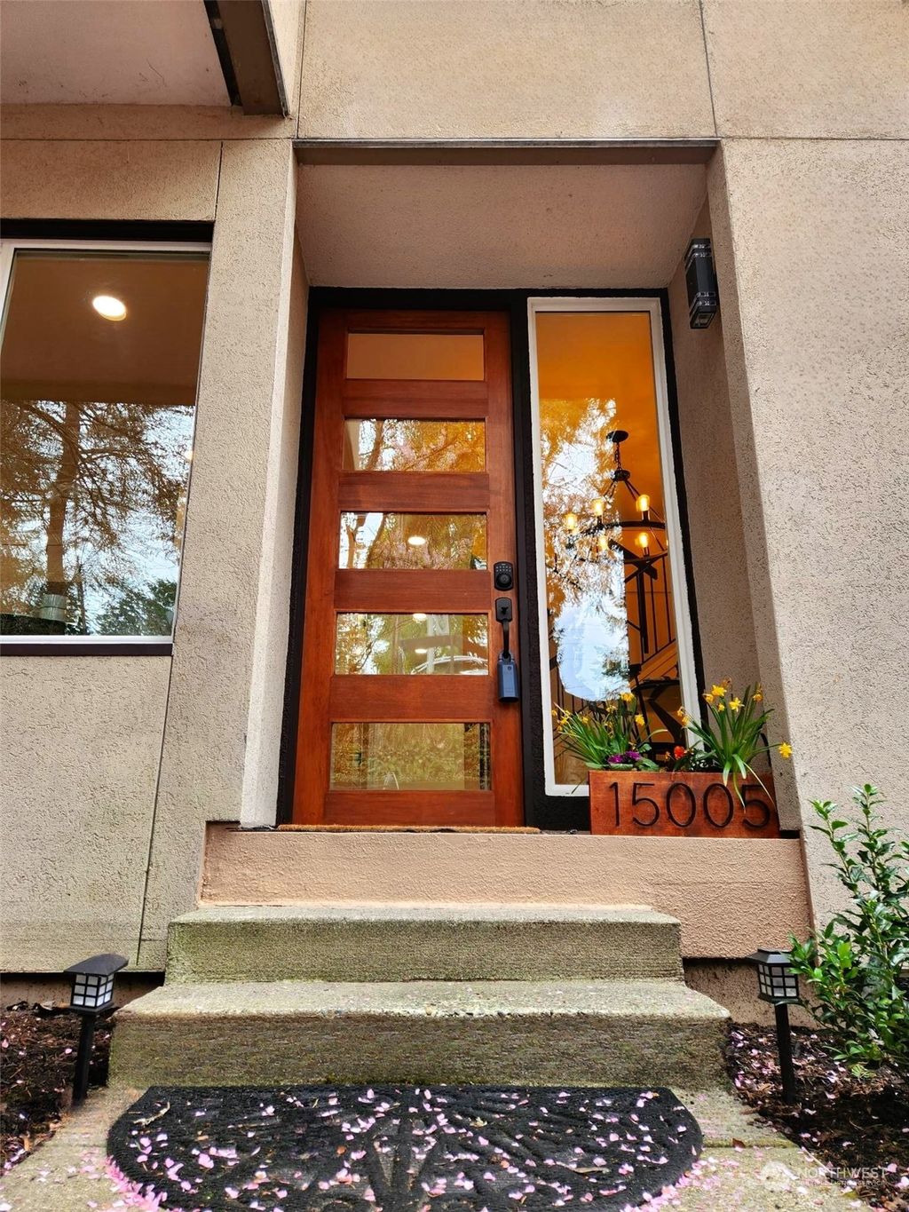 Photo of 15005 123rd Avenue NE, Kirkland, WA 98034 (MLS # 2037669)