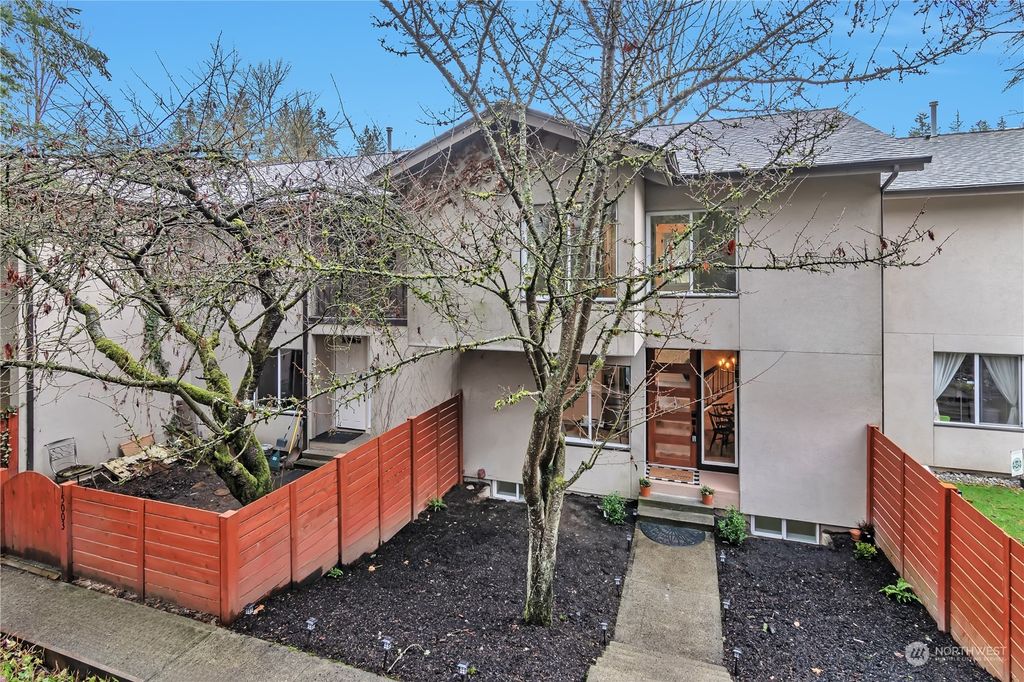 Photo of 15005 123rd Avenue NE, Kirkland, WA 98034 (MLS # 2037669)