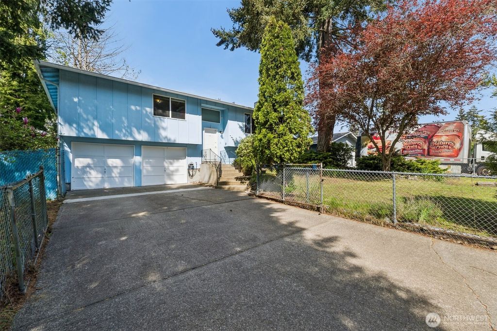 Photo of 16224 17th Avenue Ct E, Tacoma, WA 98445 (MLS # 2513145)