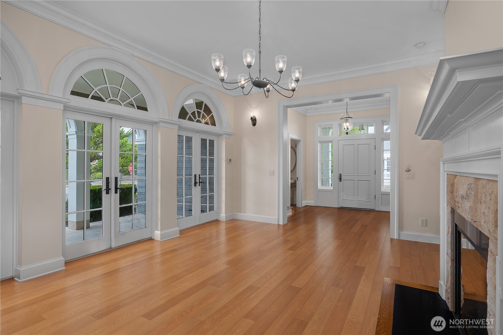 7 E Myrtle Lane