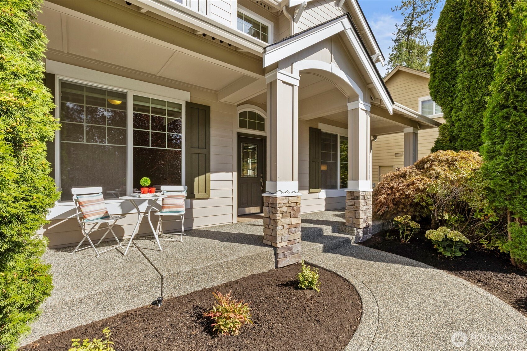 2776 NE Noll Valley Loop