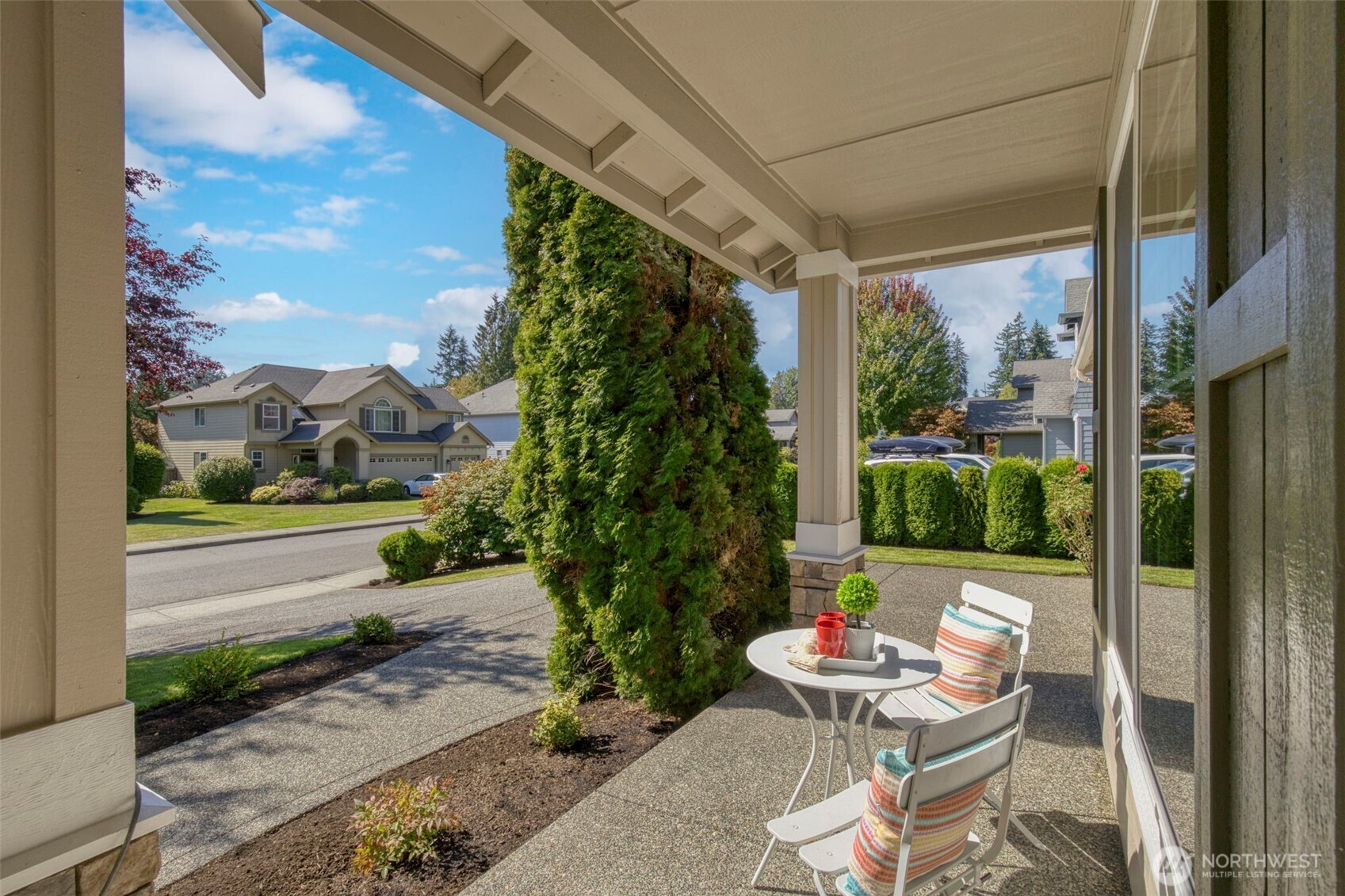 2776 NE Noll Valley Loop