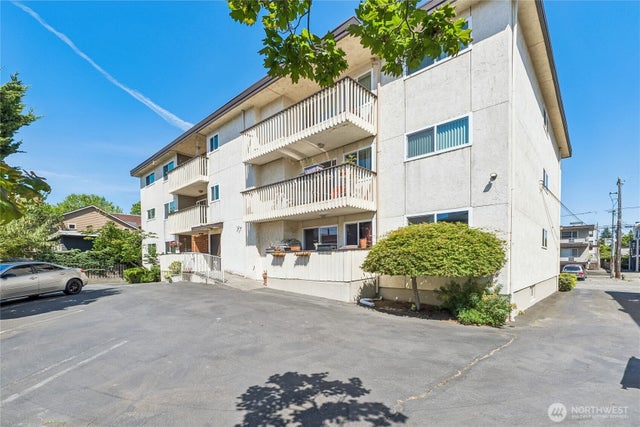2031 NW 59th Street 301 #301, Seattle