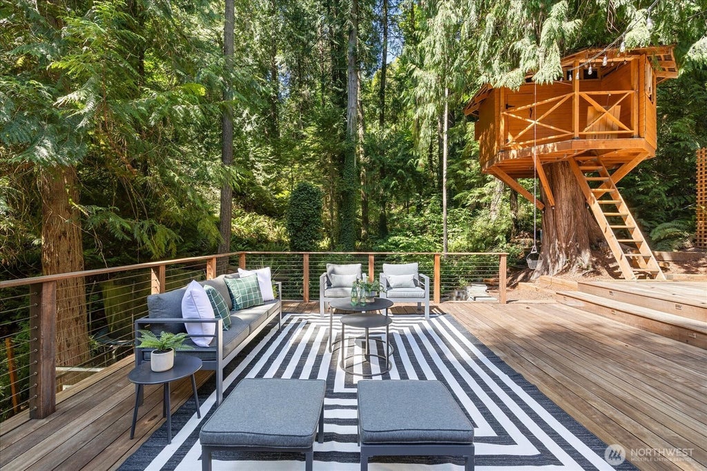 Photo of 2035 West Lake Sammamish Parkway SE, Bellevue, WA 98008 (MLS # 2576457)