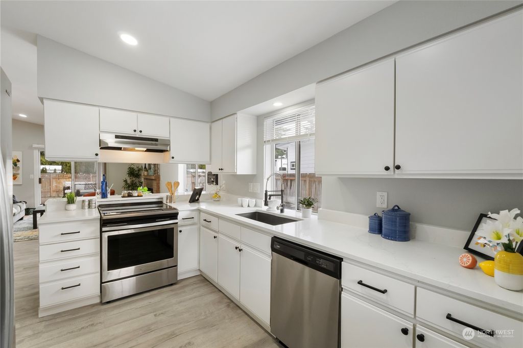 Photo of 34218 38th Place SW, Federal Way, WA 98023 (MLS # 2329530)