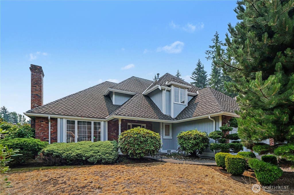 Photo of 12645 NE 68th Pl PL, Kirkland, WA 98033 (MLS # 2565540)