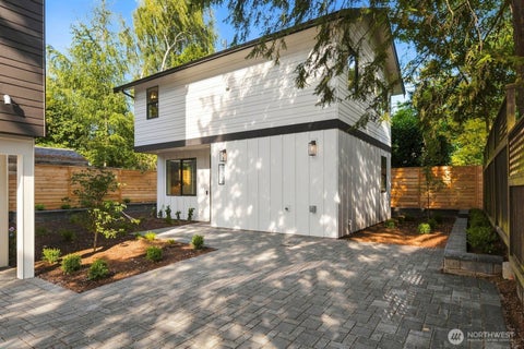 Photo of 6204 43rd Avenue NE, Seattle, WA 98115 (MLS # 2594391)