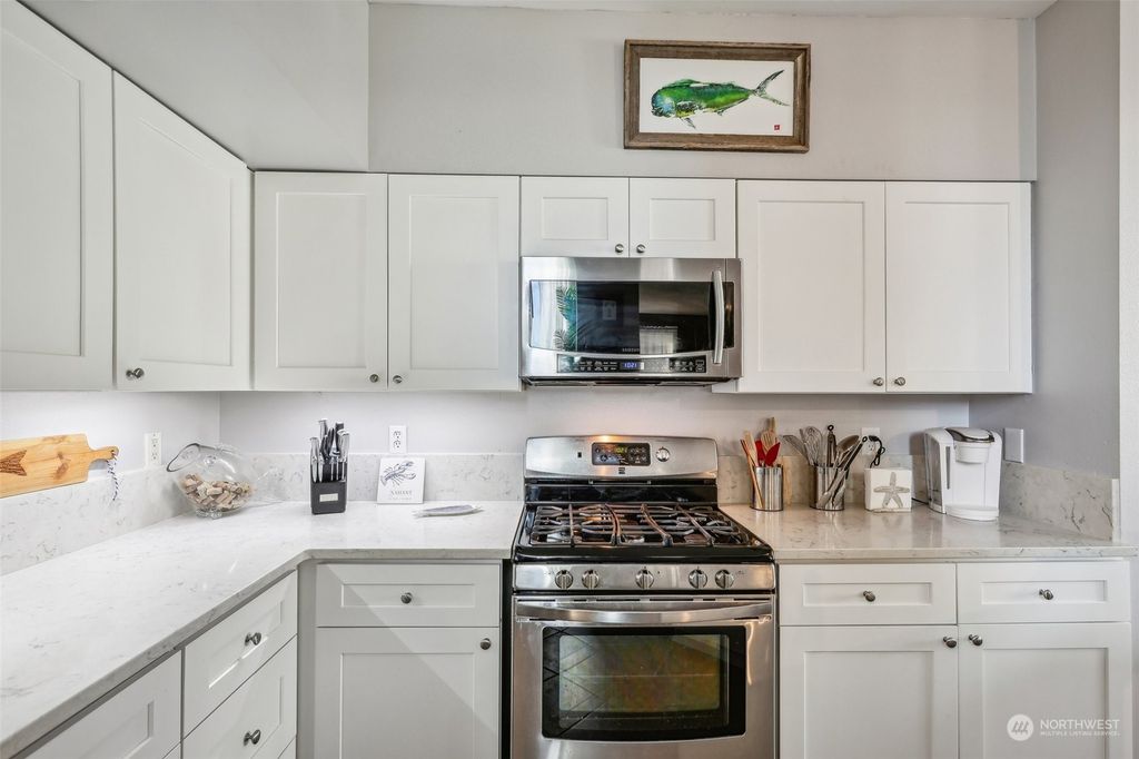 Photo of 3821 NE 14th Place, Renton, WA 98056 (MLS # 2309215)