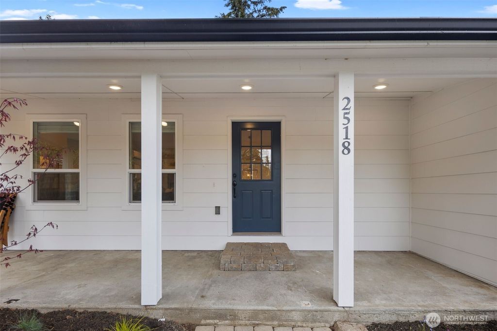 Photo of 2518 NE 140th Street, Seattle, WA 98125 (MLS # 2362533)