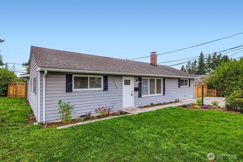 Photo of 2408 6th Street, Everett, WA 98201 (MLS # 2447366) Photo of 2408 6th Street, Everett, WA 98201 (MLS # 2447366)