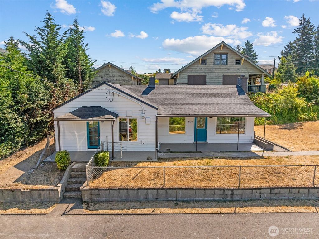 Photo of 1604 Juniper Street, Milton, WA 98354 (MLS # 2415424)