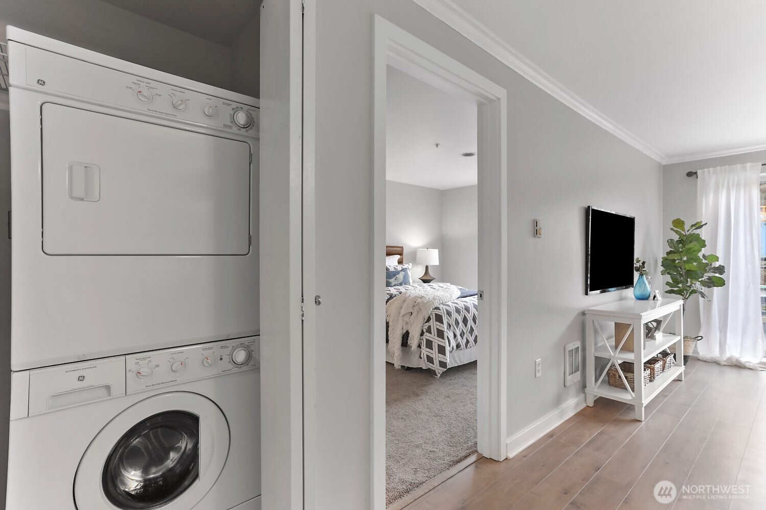 321 10th Avenue S 604