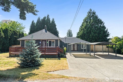 Photo of 1421 N 32nd Street, Renton, WA 98056 (MLS # 2557622)