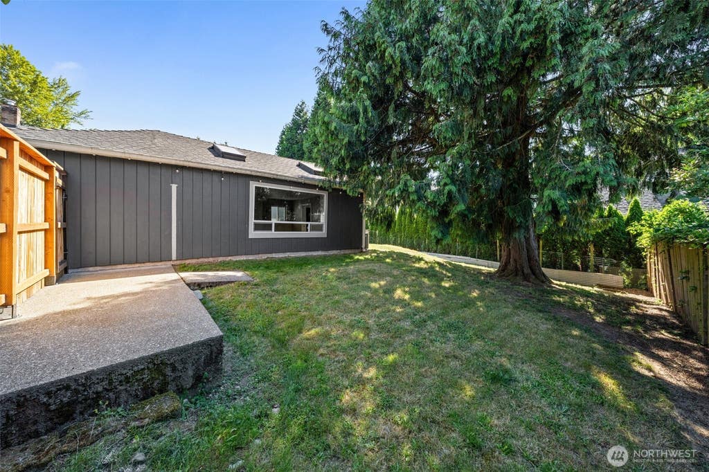 Photo of 1421 N 32nd Street, Renton, WA 98056 (MLS # 2557622)