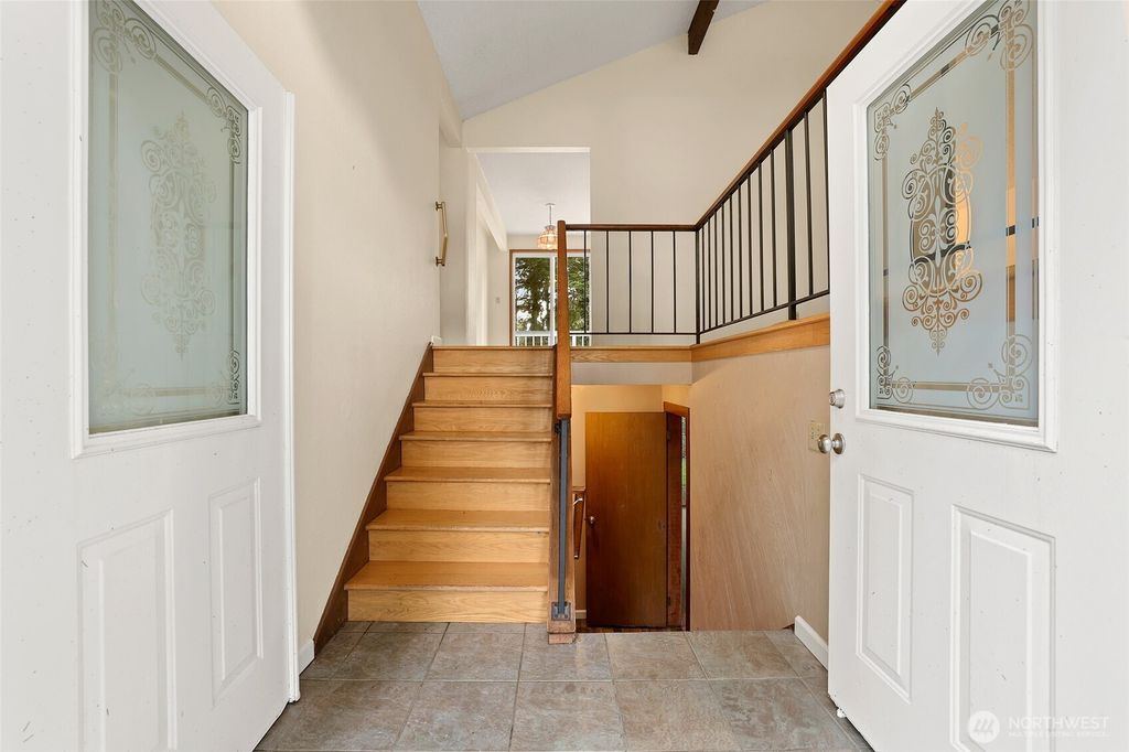 Photo of 33524 33rd Place SW, Federal Way, WA 98023 (MLS # 2467570)