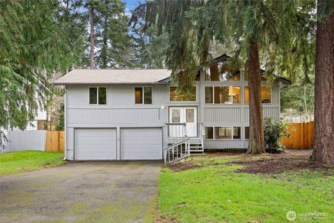 Photo of 33524 33rd Place SW, Federal Way, WA 98023 (MLS # 2467570)