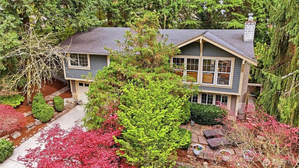 Photo of 17133 NE 84th Street, Redmond, WA 98052 (MLS # 2507114)