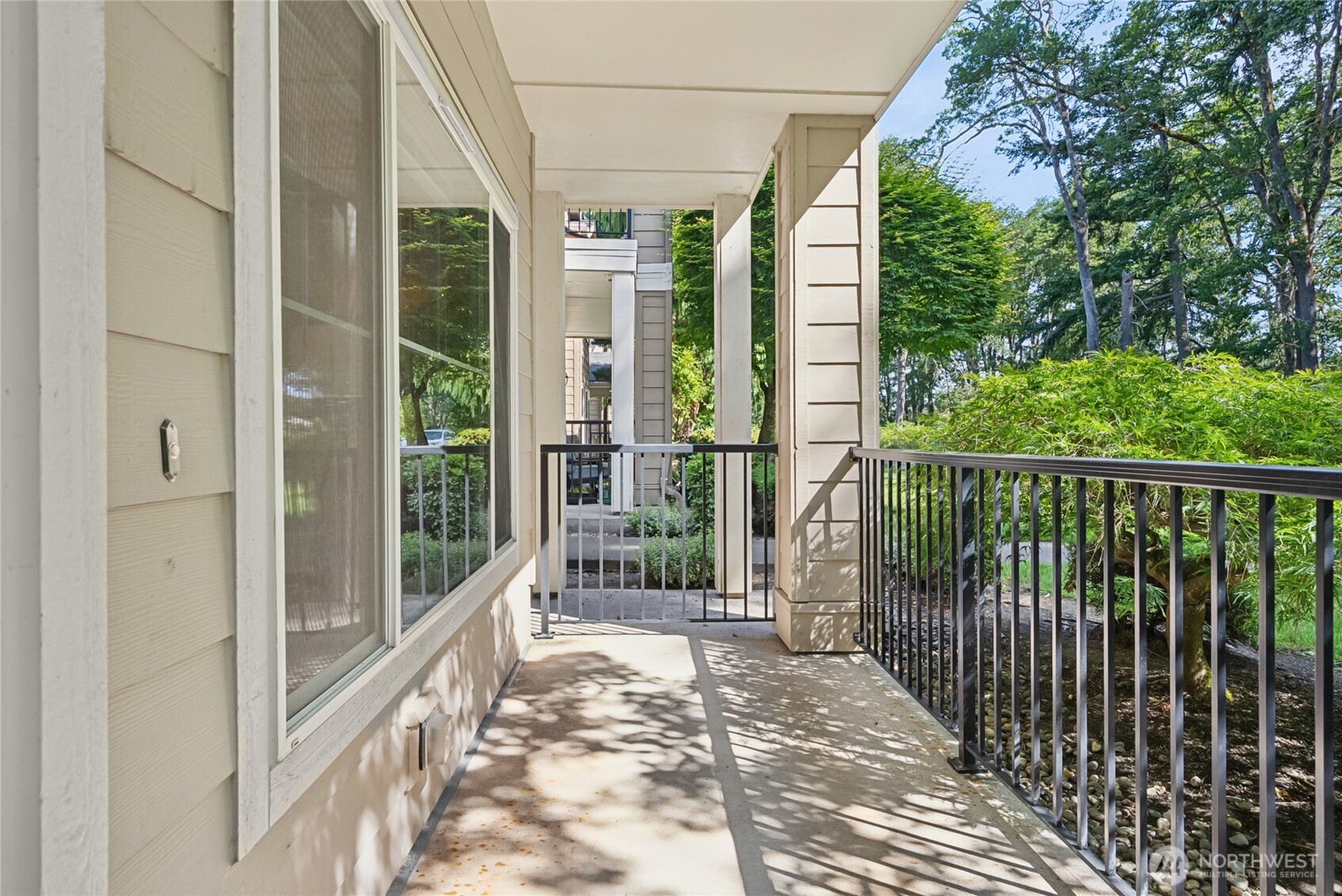 2147 Hammond Avenue B10