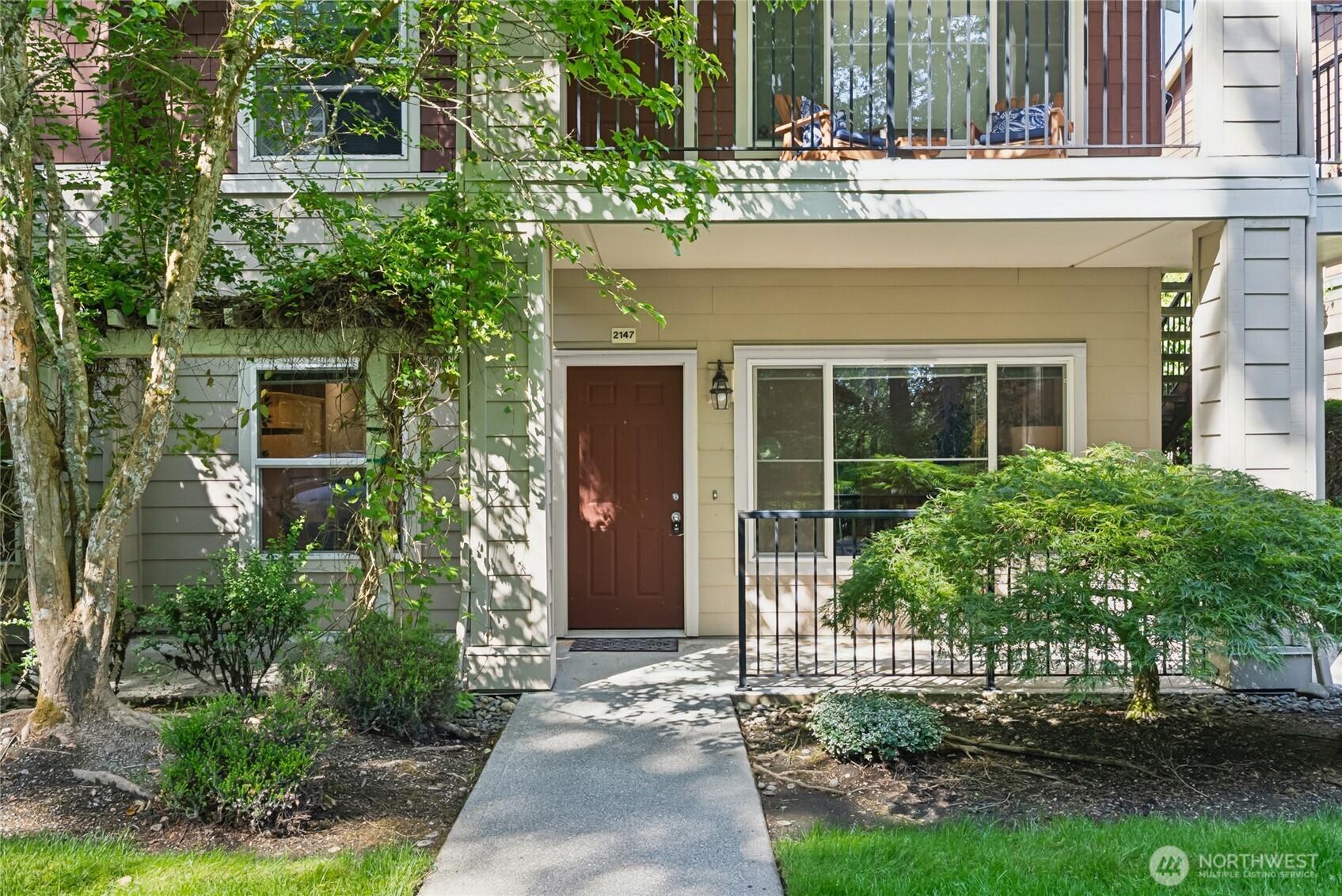 2147 Hammond Avenue B10