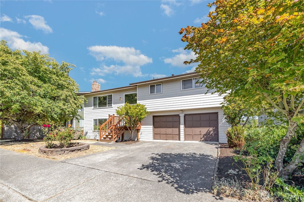 Photo of 27510 12th Place S, Des Moines, WA 98198 (MLS # 2420307)