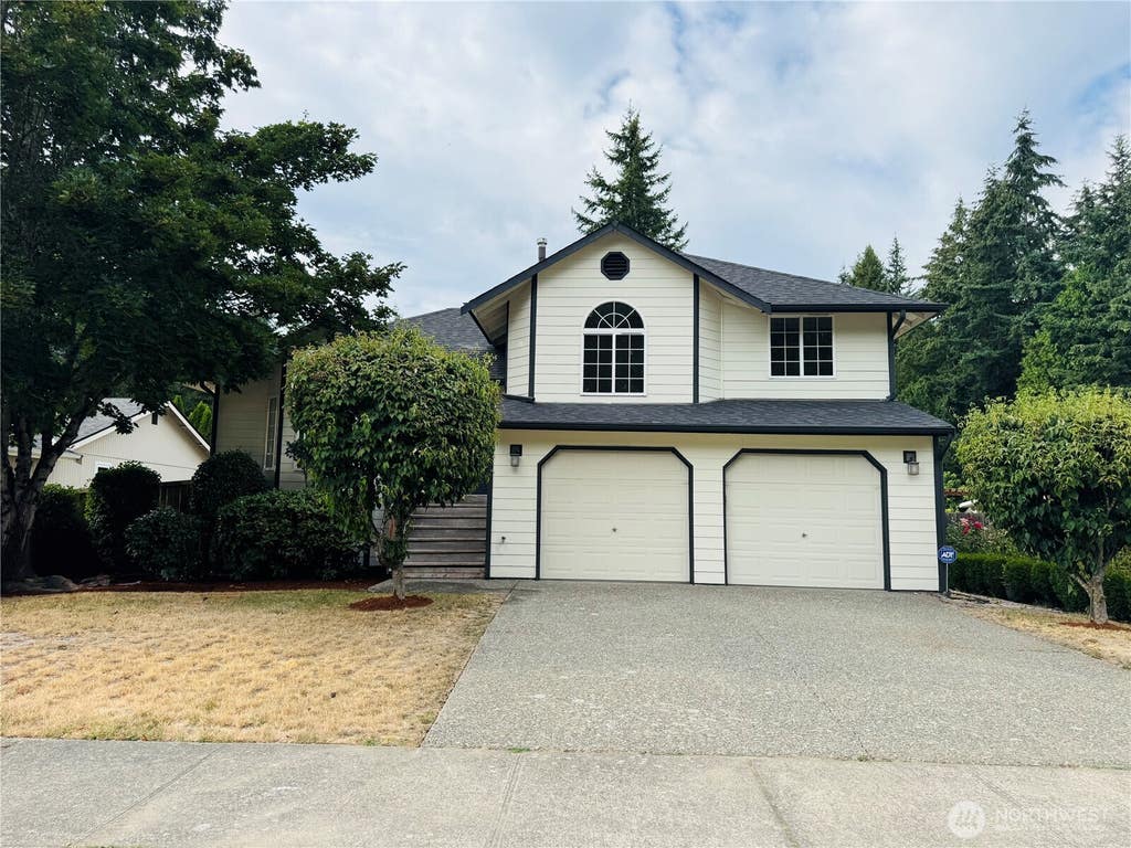 Photo of 14116 SE 188th Way, Renton, WA 98058 (MLS # 2567482)