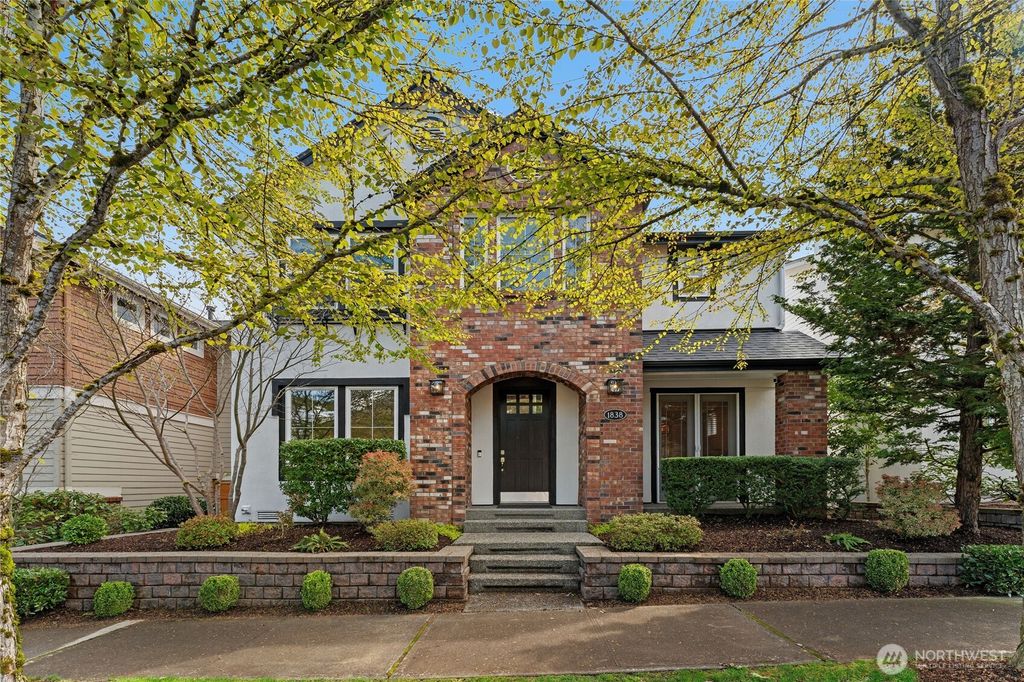 Photo of 1838 11th Ave NE Ave, Issaquah, WA 98029 (MLS # 2359317)