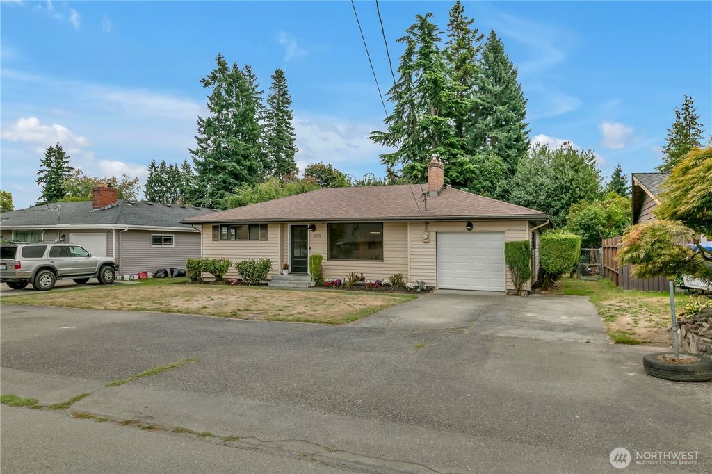 Photo of 808 11th Street NE, Auburn, WA 98002 (MLS # 2434348)