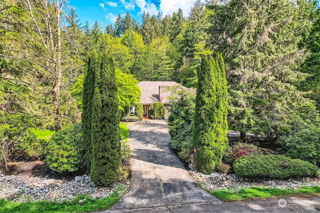 Photo of 22506 NE 46th Street, Redmond, WA 98053 (MLS # 2230117)