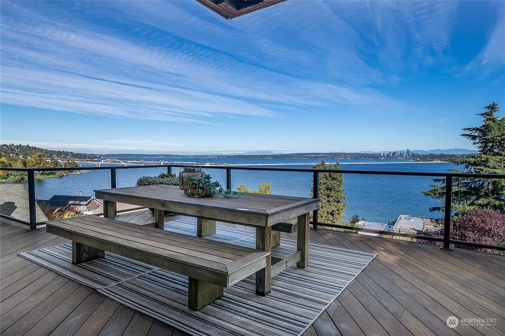 Photo of 2537 Shoreland Drive S, Seattle, WA 98144 (MLS # 2179206)