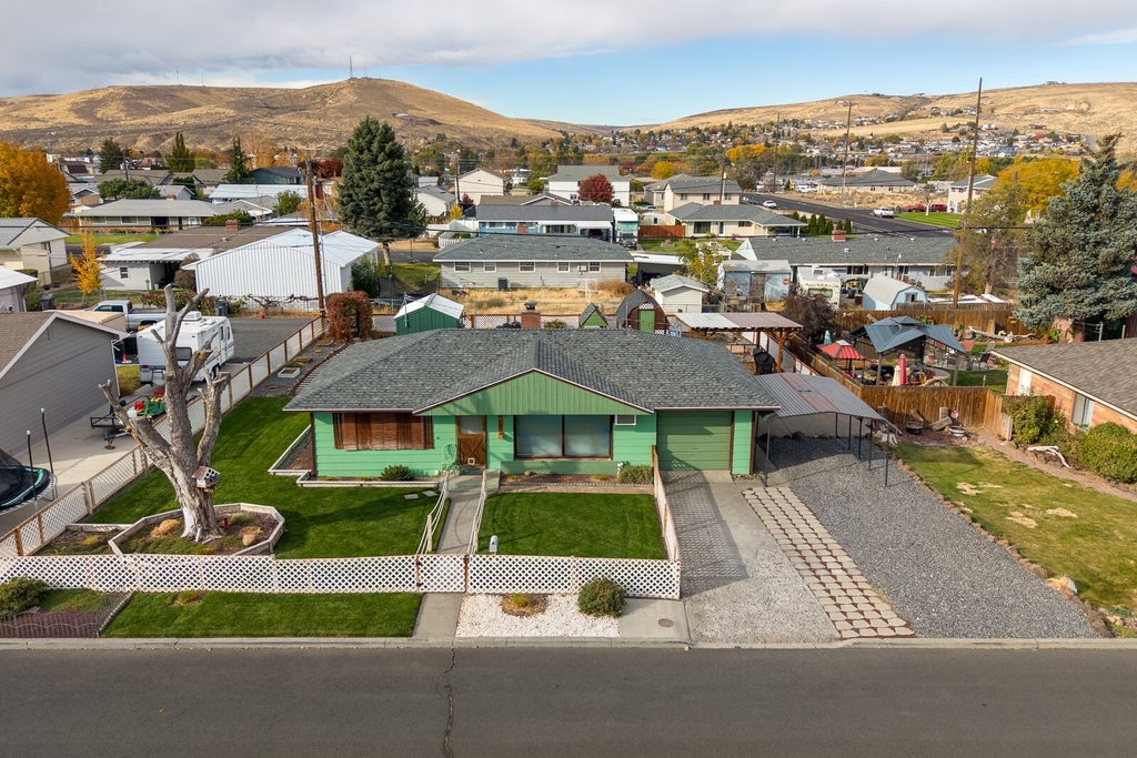 Photo of 247 G Street NE, Ephrata, WA 98823 (MLS # 2599367)