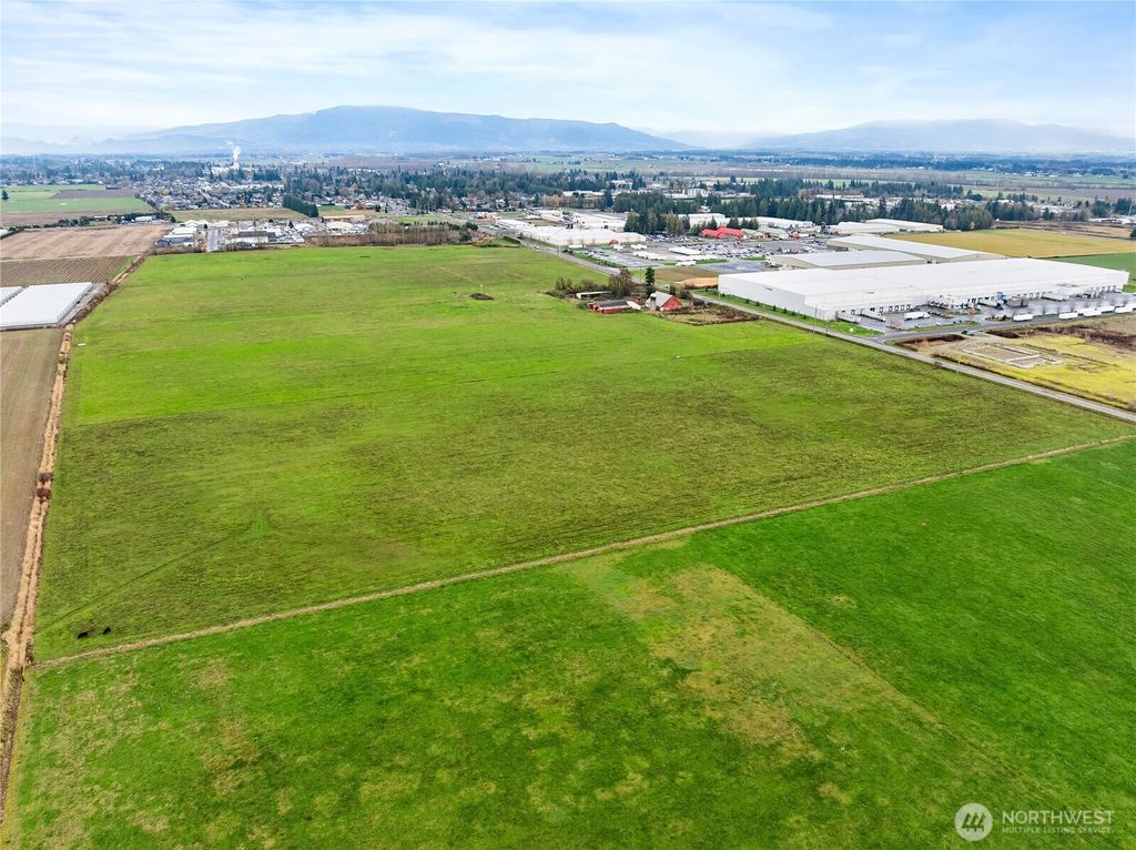 Photo of 2108 Main Street, Lynden, WA 98264 (MLS # 2467037)