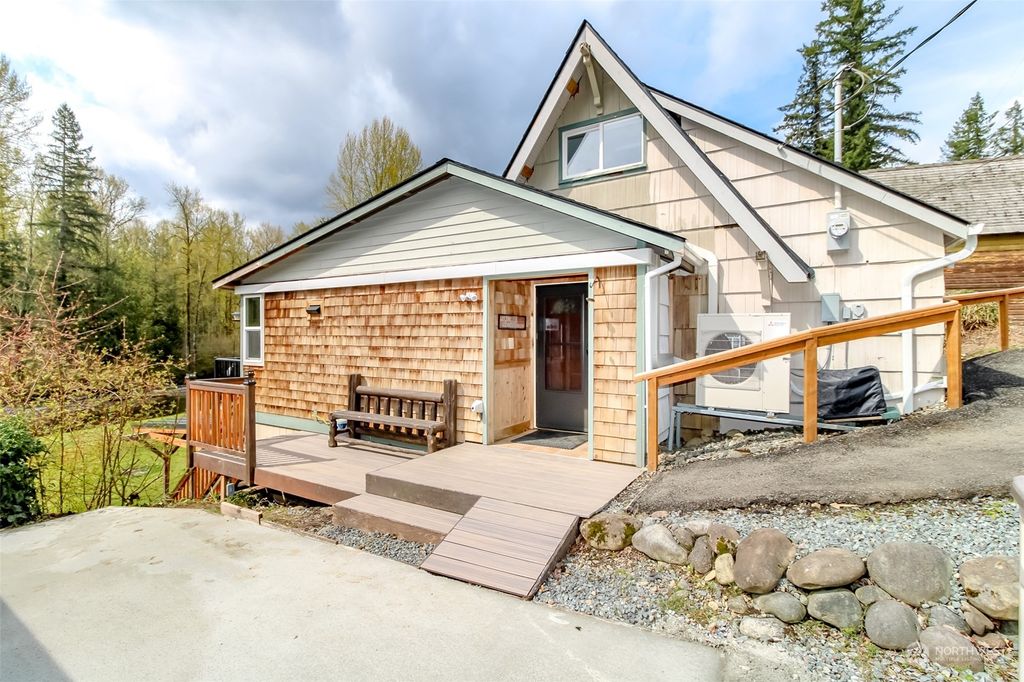 Photo of 23321 Dorre Don Way SE, Maple Valley, WA 98038 (MLS # 2048575)