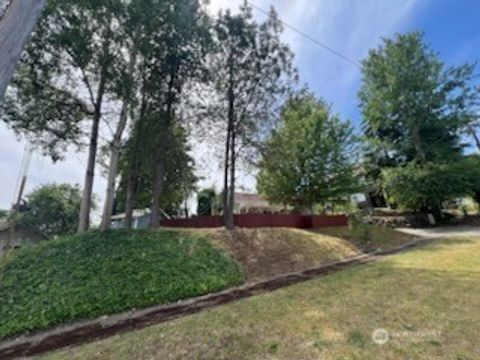 Photo of 3121 Preble Street, Bremerton, WA 98312 (MLS # 2543656)