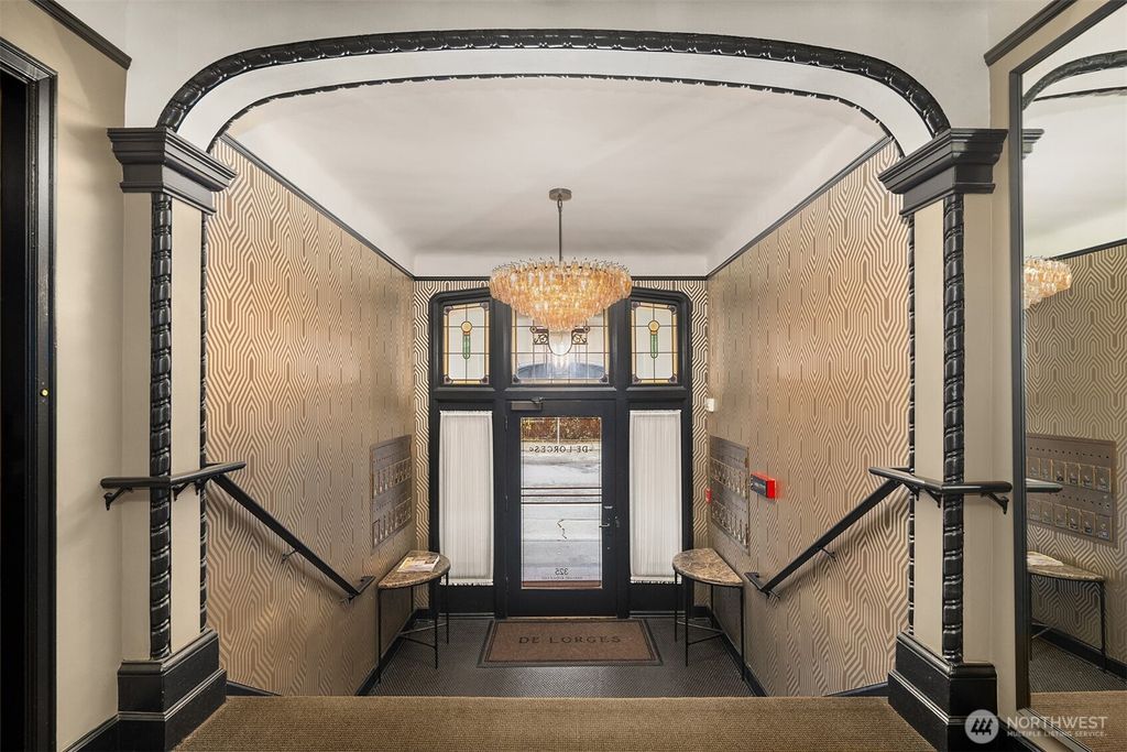 Photo of 325 Harvard Avenue E #302, Seattle, WA 98102 (MLS # 2459111)