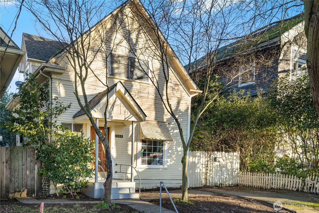 Photo of 1008 E Denny Way, Seattle, WA 98122 (MLS # 2443419)