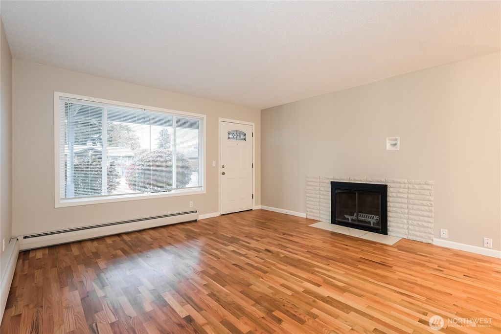 Photo of 1010 14TH Street NW, Puyallup, WA 98371 (MLS # 2457749)