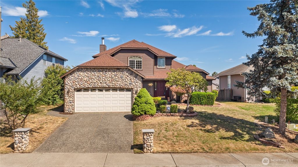 Photo of 32638 20th Ave Ave SW, Federal Way, WA 98023 (MLS # 2419247)
