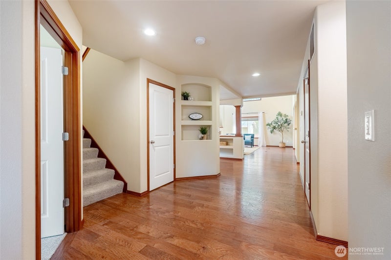 328 Barry Loop