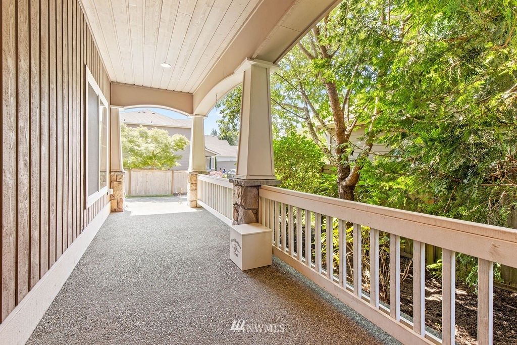Photo of 2010 263rd Lane SE, Sammamish, WA 98075 (MLS # 1959543)