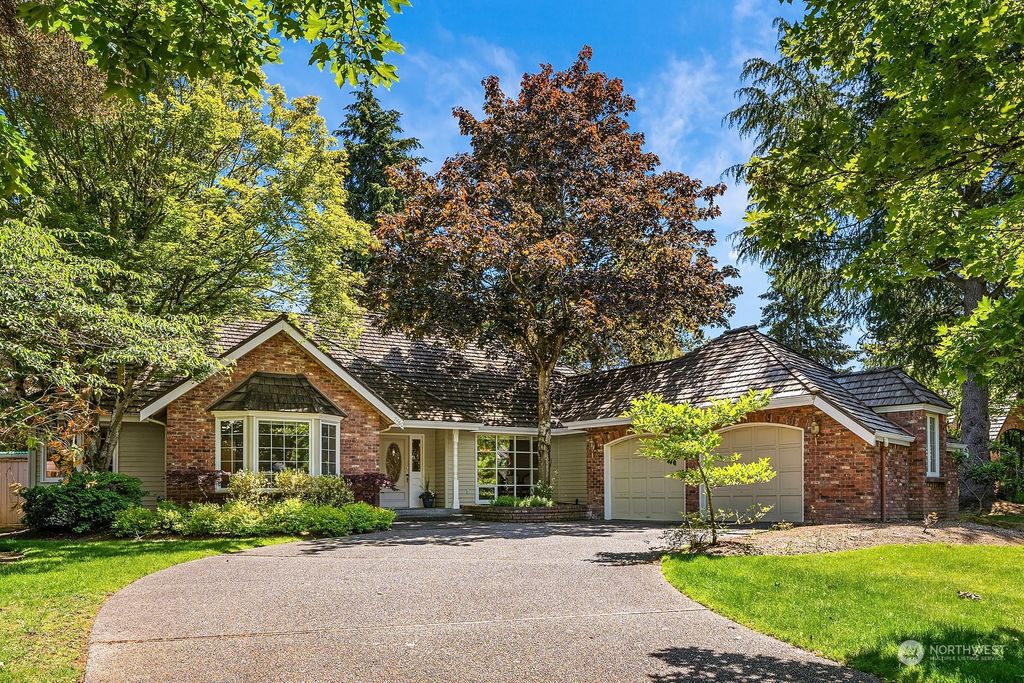 Photo of 7460 81st Place SE, Mercer Island, WA 98040 (MLS # 2244951)