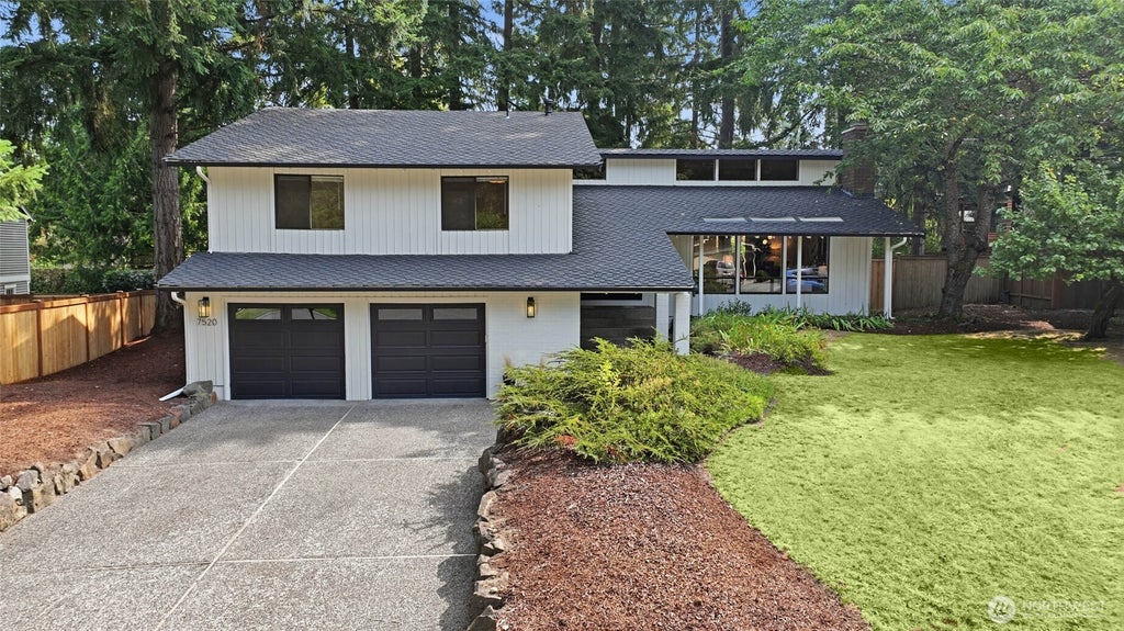 Photo of 7520 86th Avenue SE, Mercer Island, WA 98040 (MLS # 2561893)