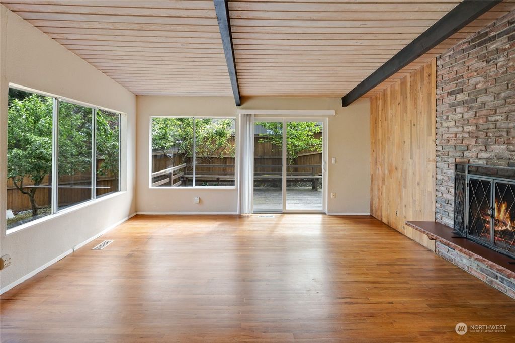 Photo of 16912 SE 39th Street, Bellevue, WA 98008 (MLS # 2244345)