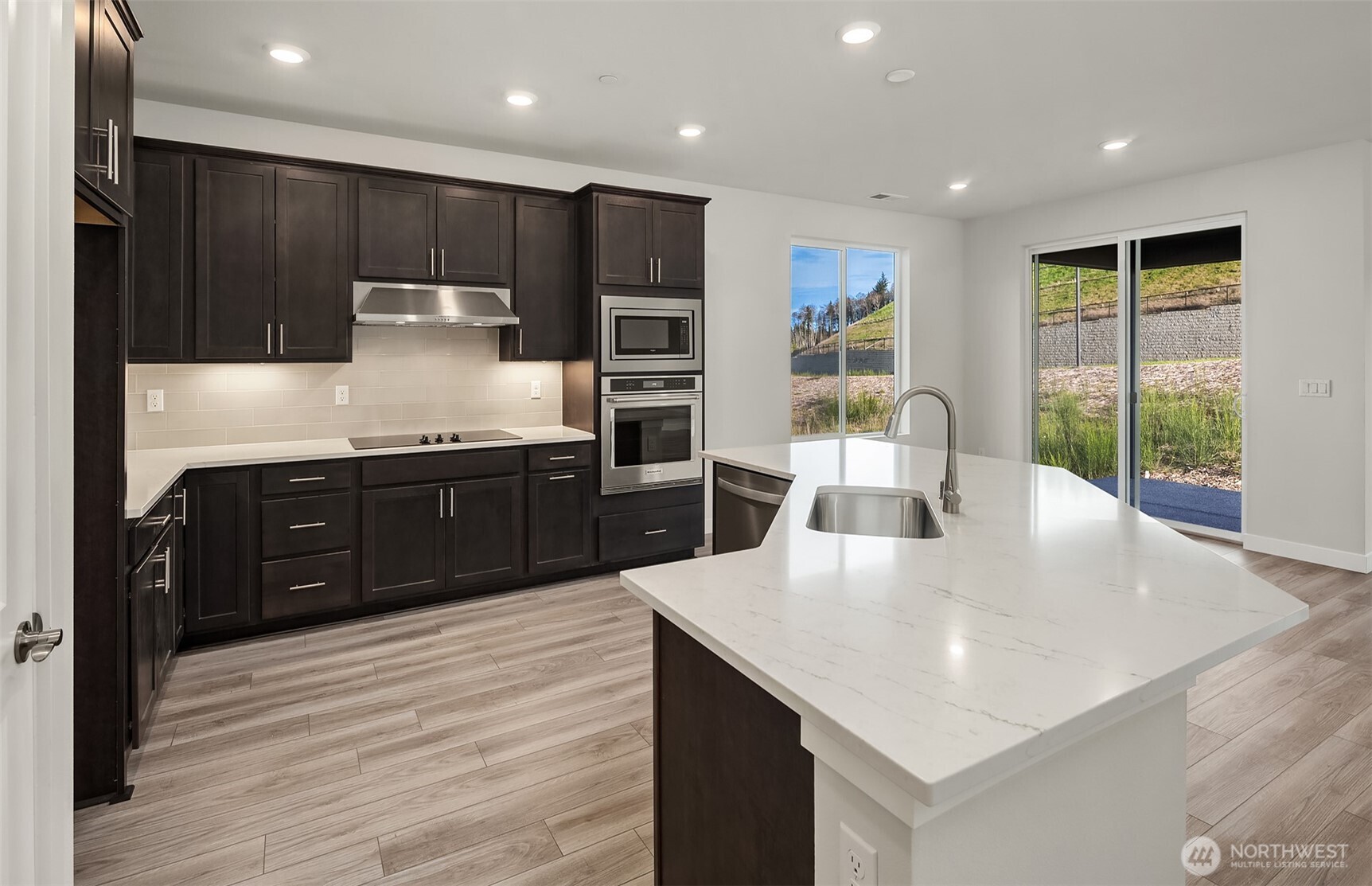 23442 Marinwood Circle NE 01612