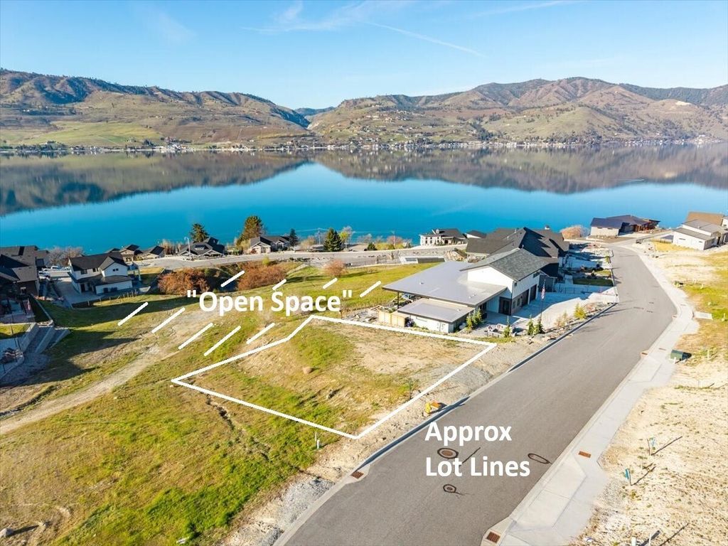 Photo of 256 Apple Avenue, Chelan, WA 98816 (MLS # 2503804)