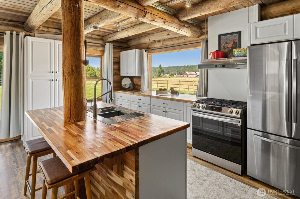 Photo of 9940 Hwy 970, Cle Elum, WA 98922 (MLS # 2585001)