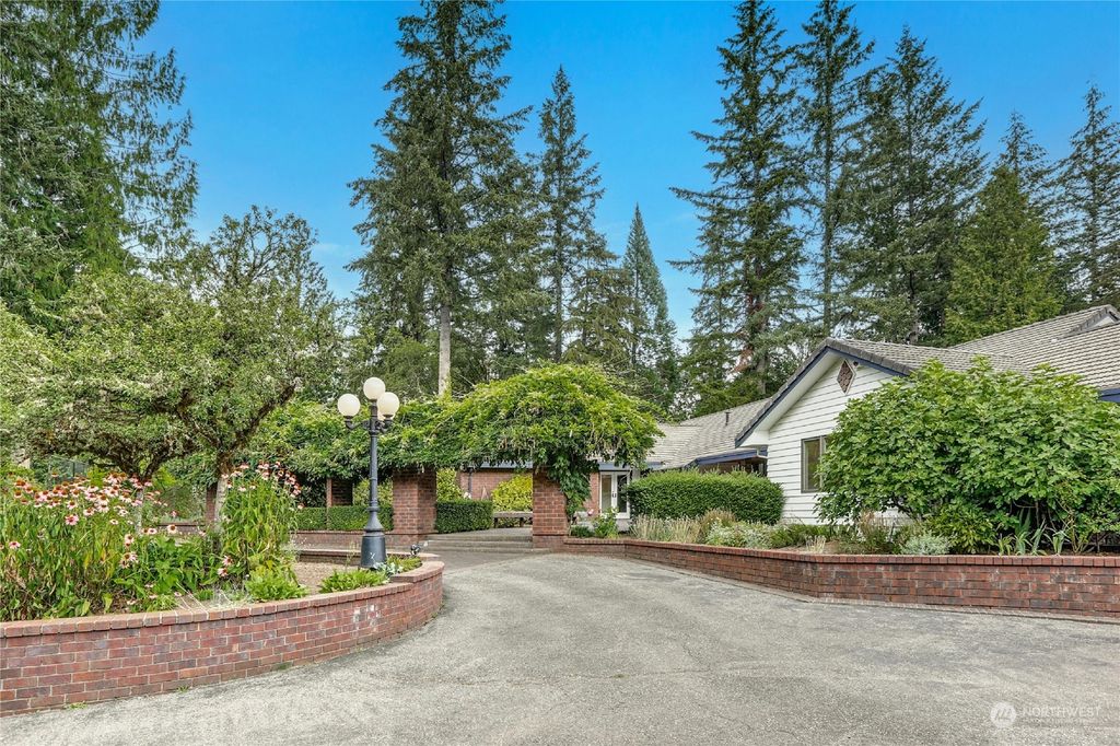 Photo of 23234 NE 54th Street, Redmond, WA 98053 (MLS # 2277198)