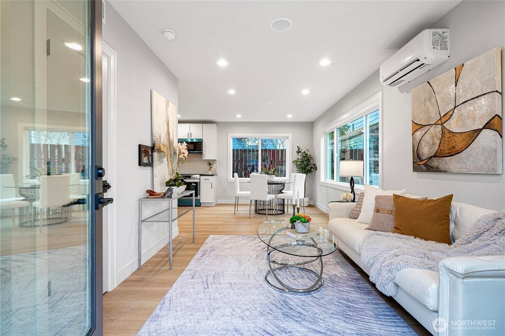 Photo of 3054 Fairmount Ave Ave SW #B, Seattle, WA 98116 (MLS # 2456104)