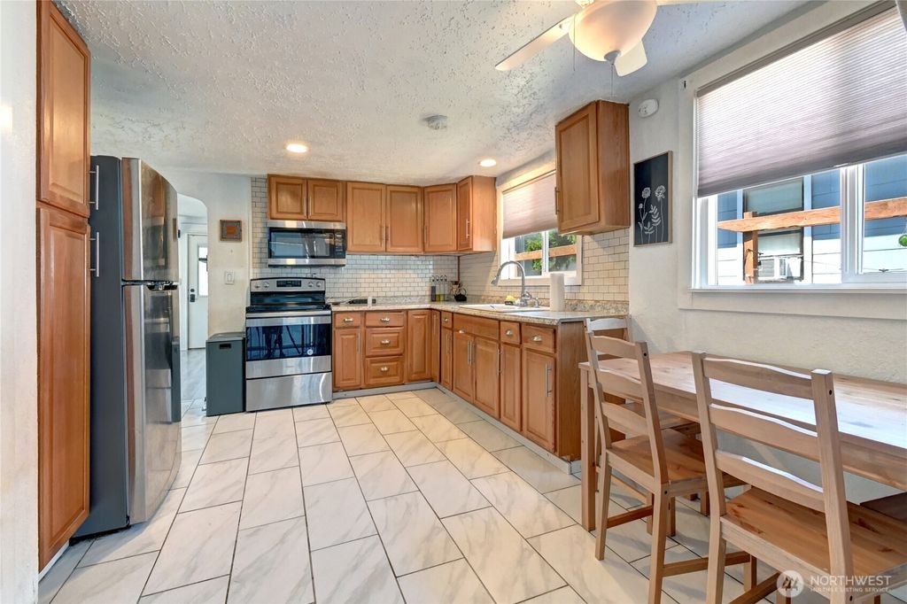 Photo of 2327 Harrison Avenue, Everett, WA 98201 (MLS # 2429202)