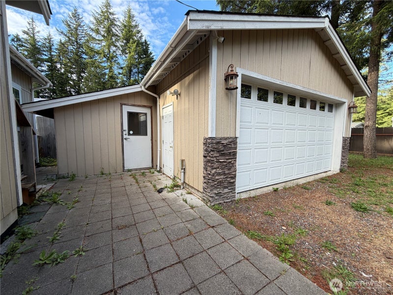 8595 Golden Valley Drive