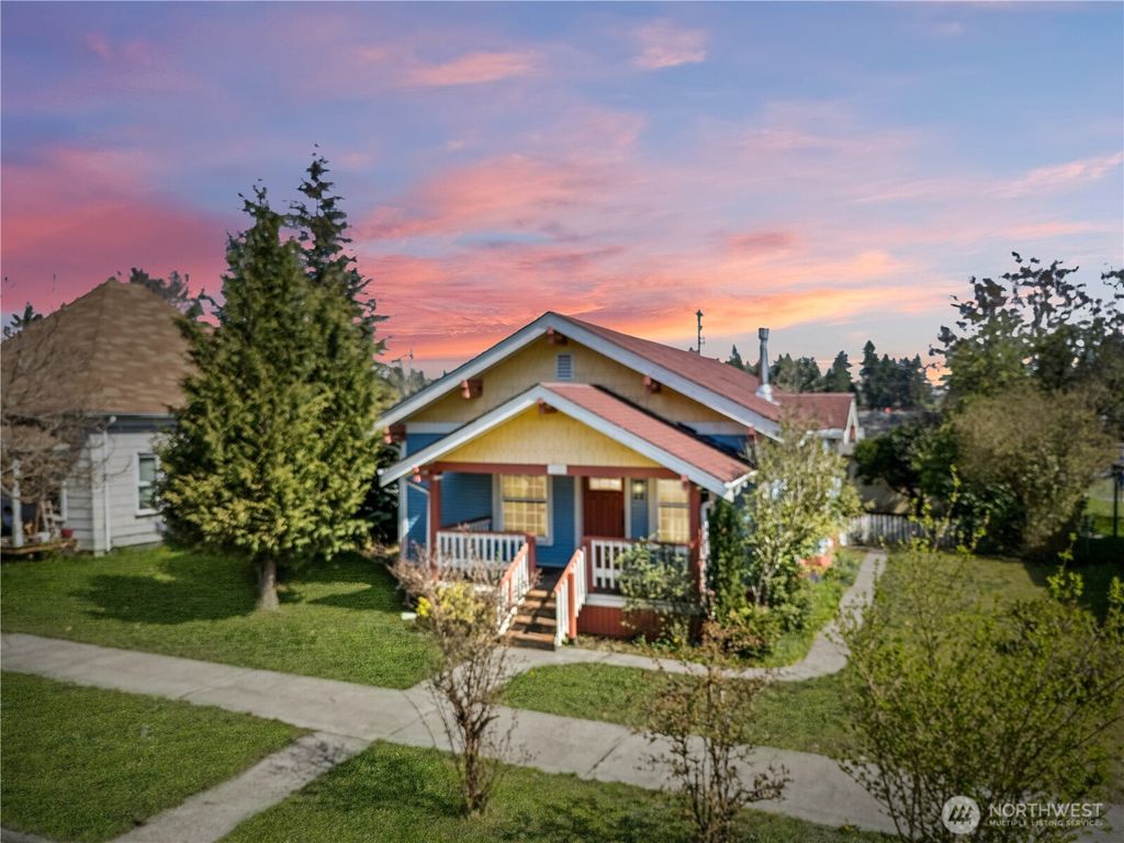 Photo of 1014 B Street, Centralia, WA 98531 (MLS # 2503702)